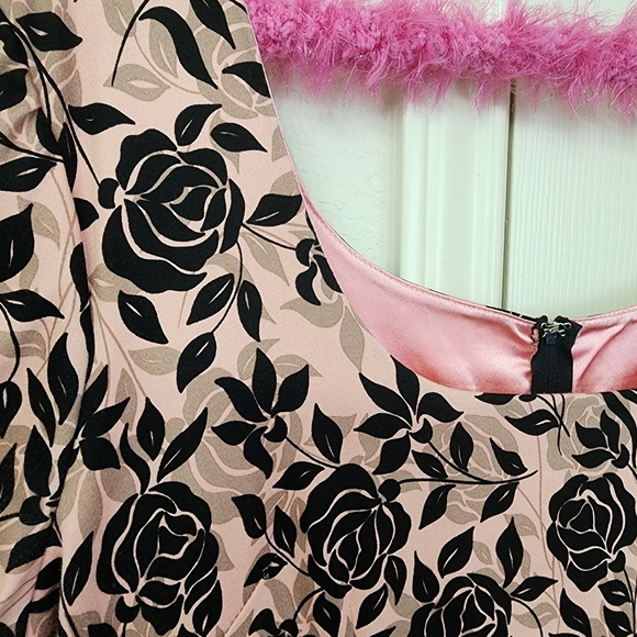 FREE SHIPPING BY 2 CDT! 2X Lara Dress in Mauve Layered Roses Cotton Sateen - Picture 2 of 6